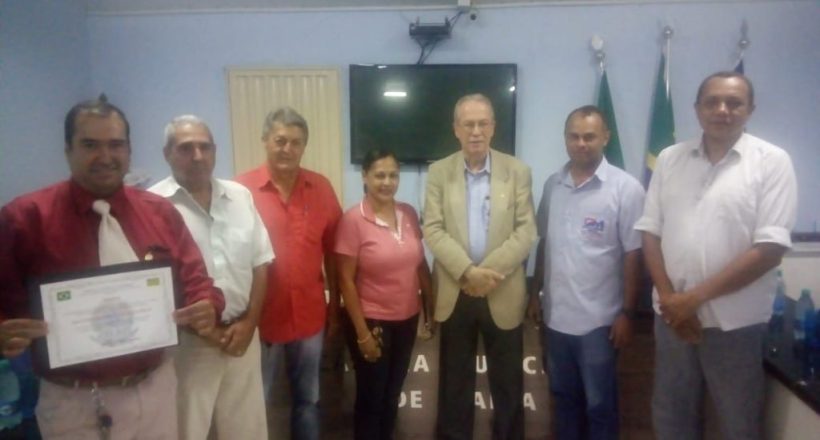 3 vereadores 2 advogados da cidade, assessora jurídica da câmara. O nome dos vereadores fale com o Maurim.