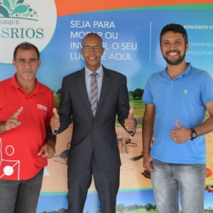 Nonda Limeiro Lamunier a esquerda e Mayckon Maciel Alves De Almeida a direita