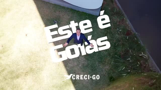 Goiás cresce. O mercado imobiliário acompanha. Mas quem transforma crescimento em oportunidade?👀

Goiás vive um momento de forte expansão econômica e imobiliária. Novos investimentos, empresas, bairros, condomínios e empreendimentos surgem todos os dias.

Mas por trás de cada negócio existe alguém que conecta oportunidades a pessoas.

O corretor de imóveis.

É você quem abre portas, orienta decisões, aproxima sonhos da realidade e, acima de tudo, constrói confiança.

Porque um imóvel pode ter endereço, metragem e valor.

Mas uma grande decisão precisa de pessoas.

Neste Dia do Corretor de Imóveis, o nosso reconhecimento é para quem ajuda a movimentar o mercado, transformar oportunidades em negócios e participa da construção do futuro de Goiás.

▶️ Dê o play e confira a mensagem do presidente do Creci de Goiás, Eduardo Britto: 

Feliz Dia do Corretor de Imóveis! 

#DiaDoCorretorDeImóveis #crecigo